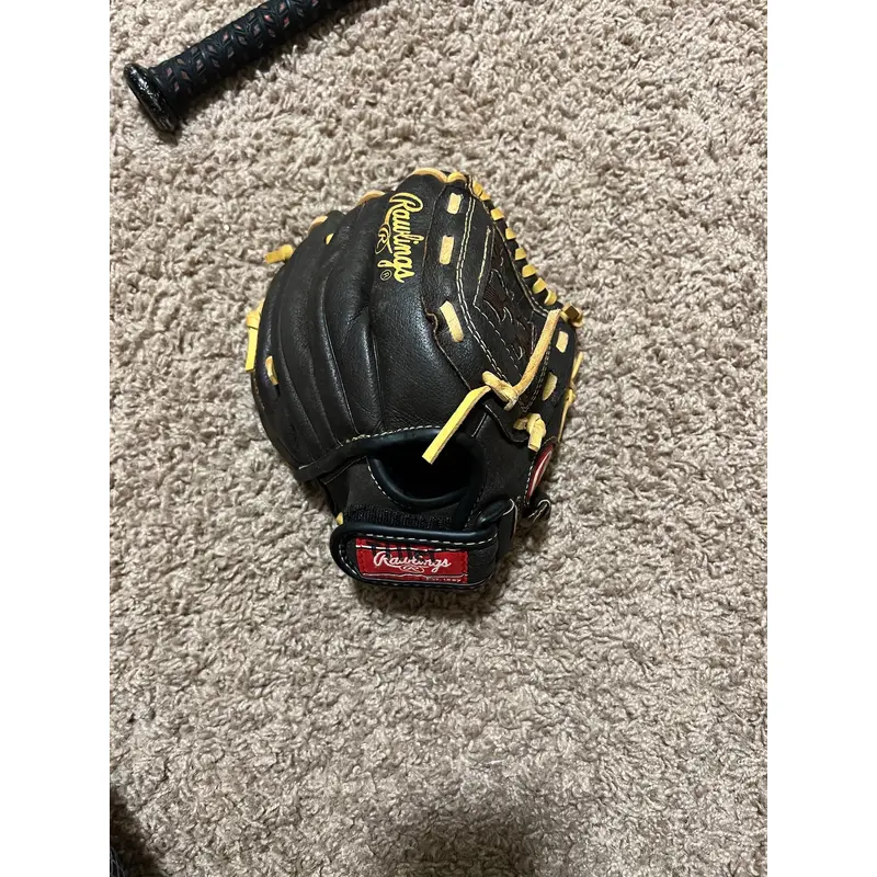 Used Right Hand Throw 10" Highlight Series Baseball Glove