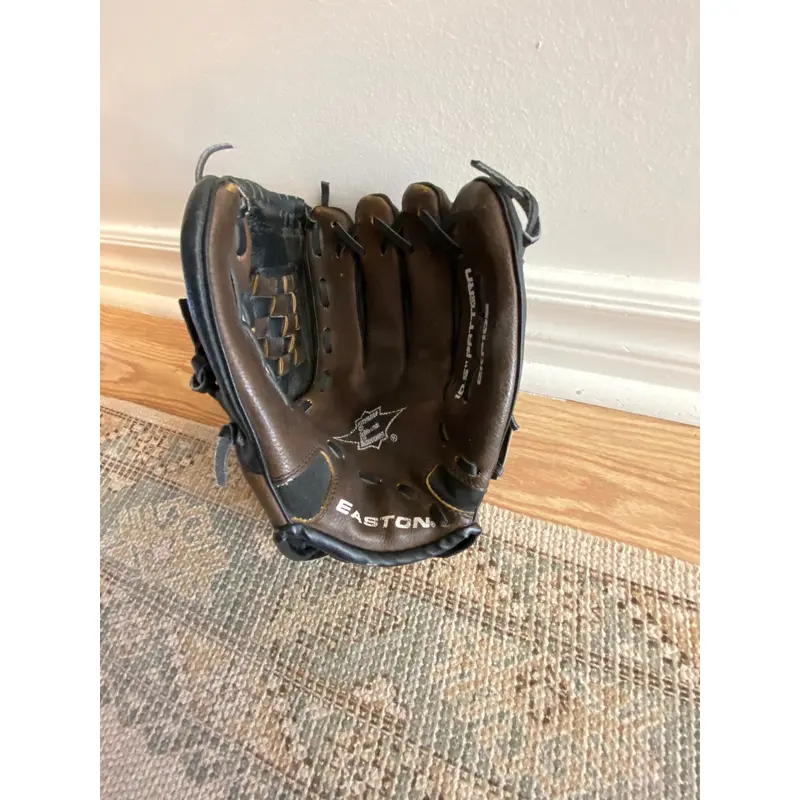 Easton youth baseball glove