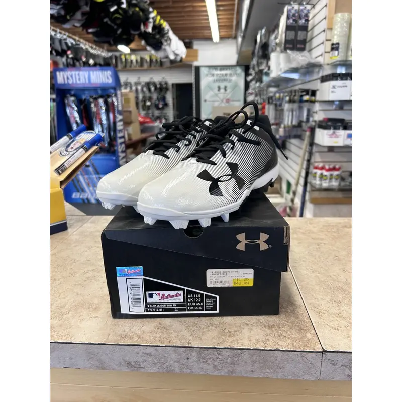 Black New Size 3.5 (Women's 4.5) Under Armour Molded Cleats