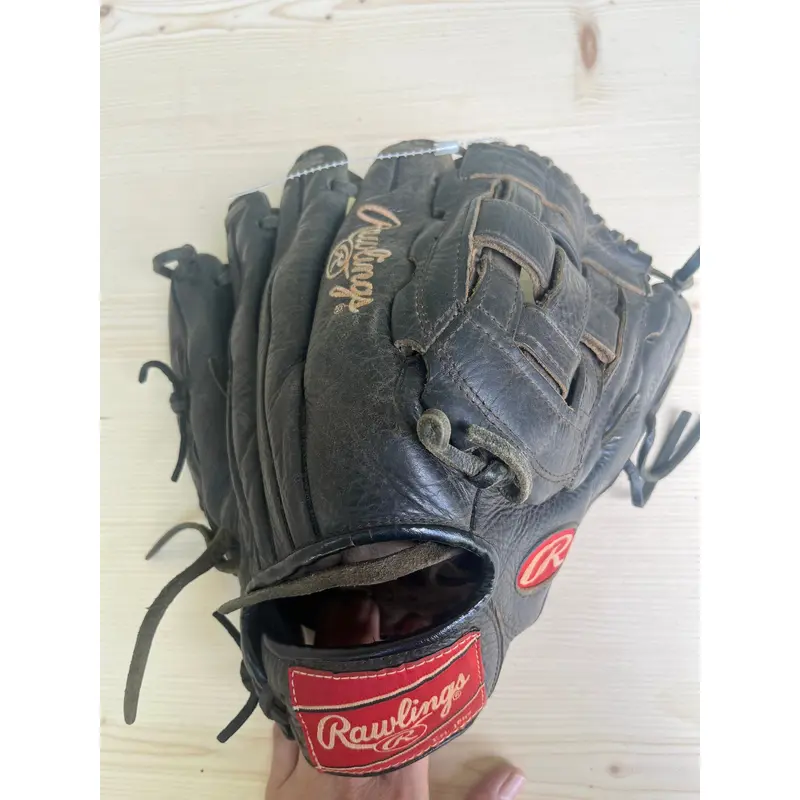 Used Rawlings Player Preferred 12.25 Inch RHT Glove Black. B R6 S1 L1