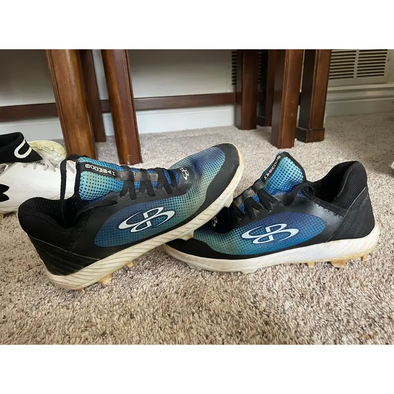Size 6.5 Baseball Cleats