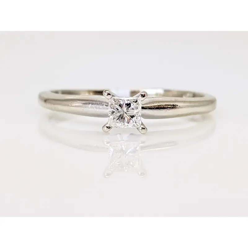 10K WHITE .20 CARAT TOTAL I1 G DIAMOND PRINCESS CUT SOLITAIRE ESTATE RING 1.6 GRAMS