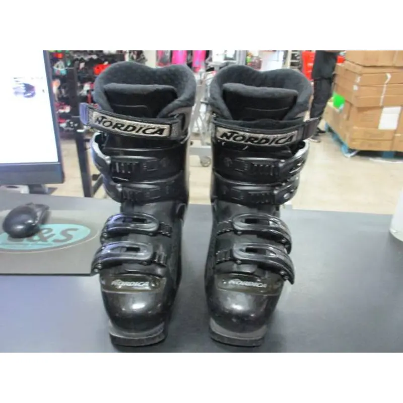 Used Nordica Next Ski Boots Size 24-24.5 / 6-6.5