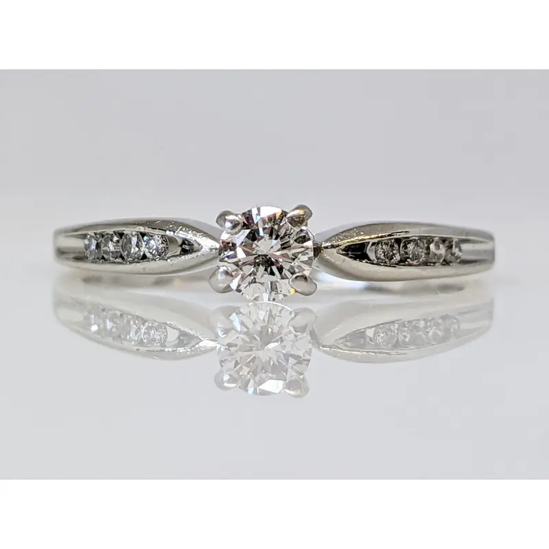 PLATINUM .35 CARAT TOTAL I1 H DIAMOND ROUND (9) ESTATE RING 3.2 GRAMS