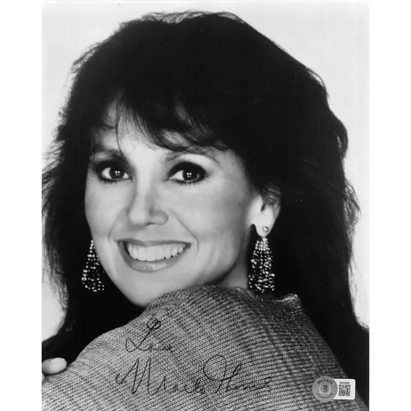 Marlo Thomas That Girl "Love" Authentic Signed 8x10 Photo BAS #BK03969