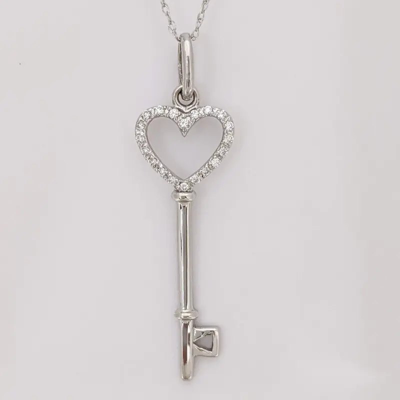 14K WHITE DIAMOND ROUND MELEE HEART KEY ESTATE PENDANT & CHAIN 1.9 GRAMS