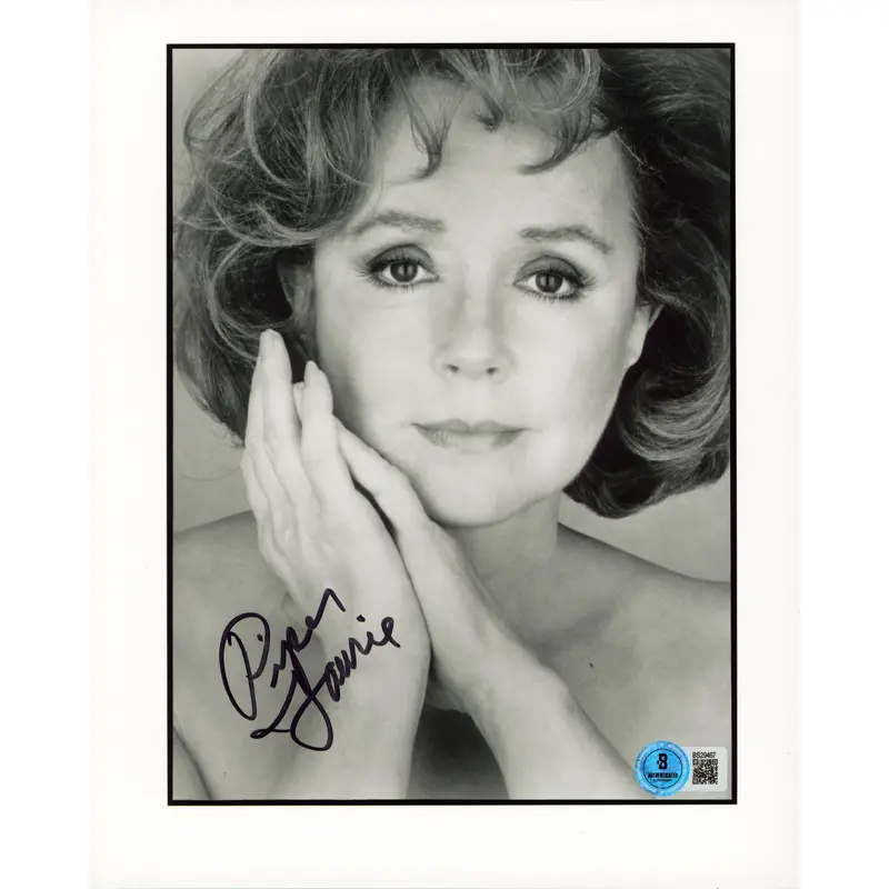 Piper Laurie Twin Peaks Authentic Signed 8x10 Vertical Photo BAS #BS29467