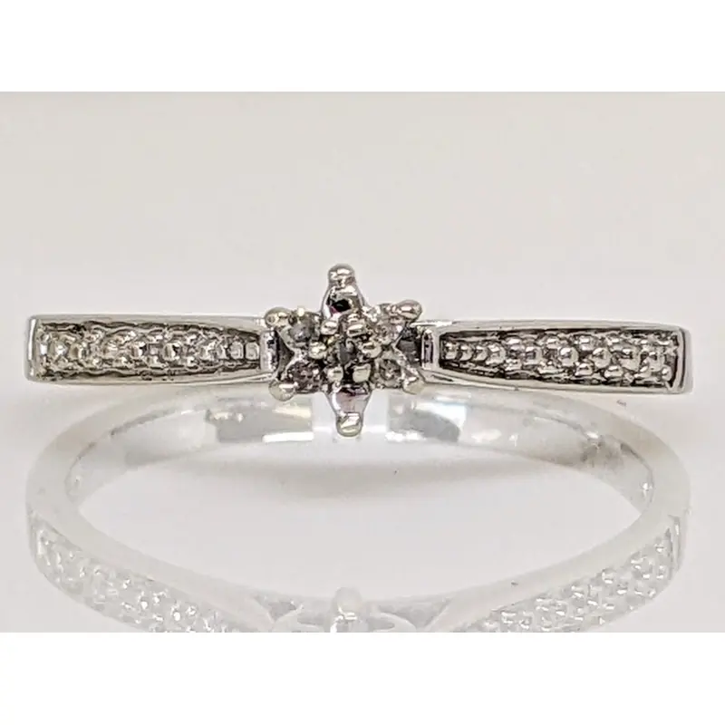 10K WHITE DIAMOND ROUND (5) PROMOTIONAL ESTATE RING 1.6 GRAMS