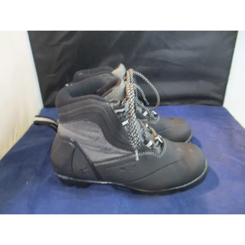 Used Rossignol X-2 Cross Country Ski Boots Youth Size 5
