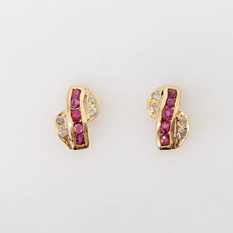 14K RUBY ROUND (10) 1.5MM WITH MELEE ESTATE EARRINGS 0.9 GRAMS