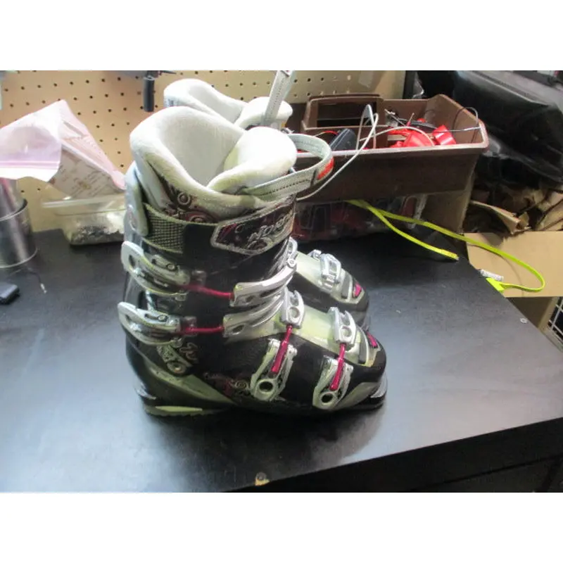 Used Nordica Cruise 75 Ski Boots Size 24