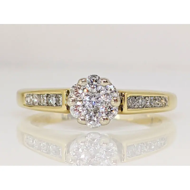 10K .41 CARAT TOTAL WEIGHT I1 H DIAMOND ROUND (17) CLUSTER TOP ESTATE RING 3.0 GRAMS