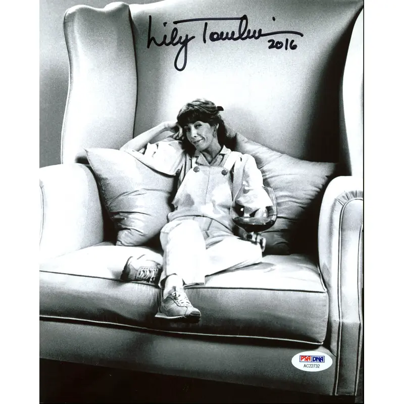 Lily Tomlin Authentic Signed 8X10 Photo Autographed PSA/DNA #AC22732